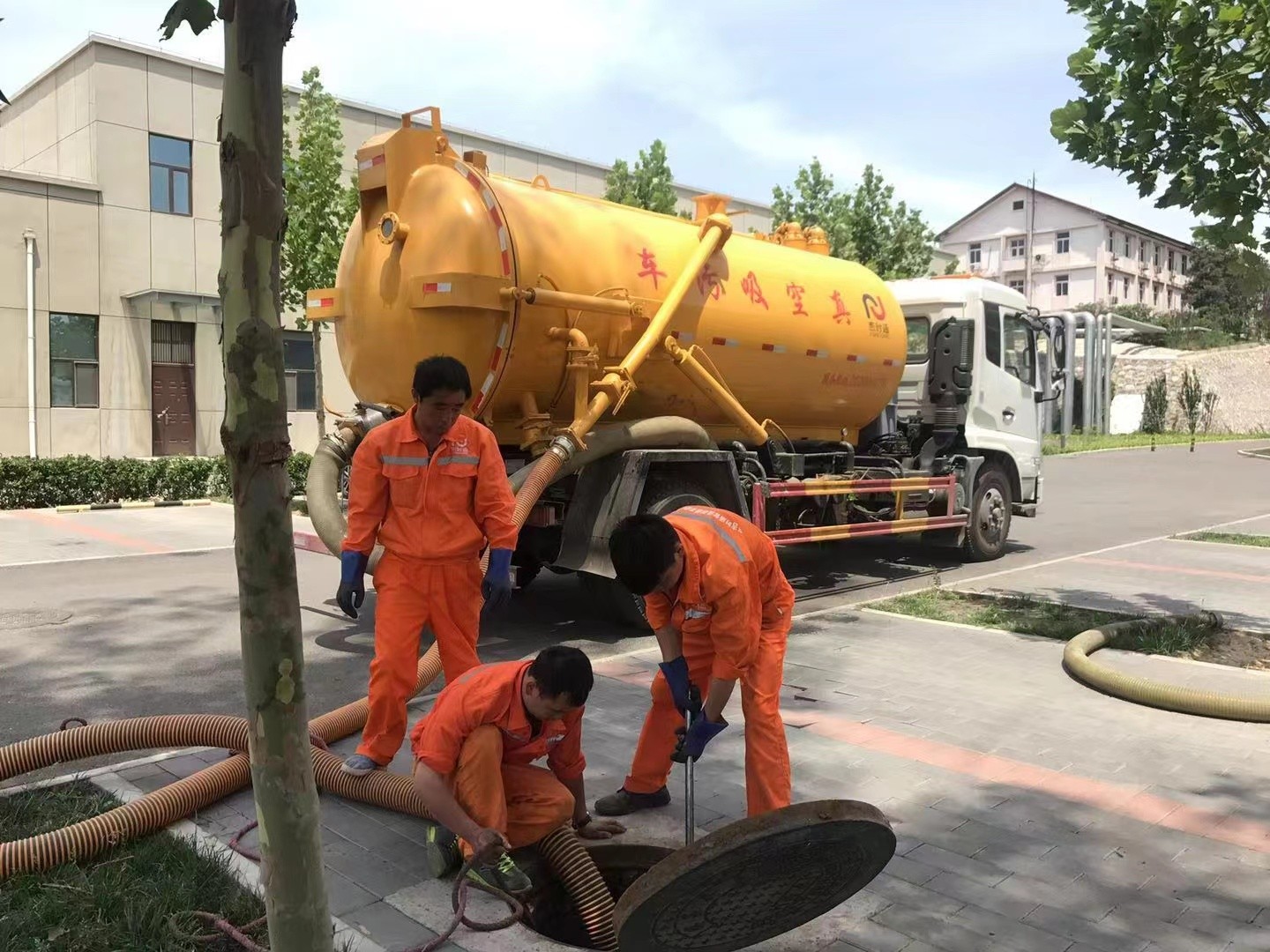 正蓝化粪池清理与5-8吨吸粪车施工效率分析
